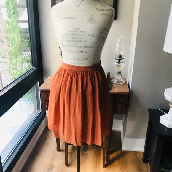 Styles To Go Rust color Skirt Sz XS - Picture 1 of 4